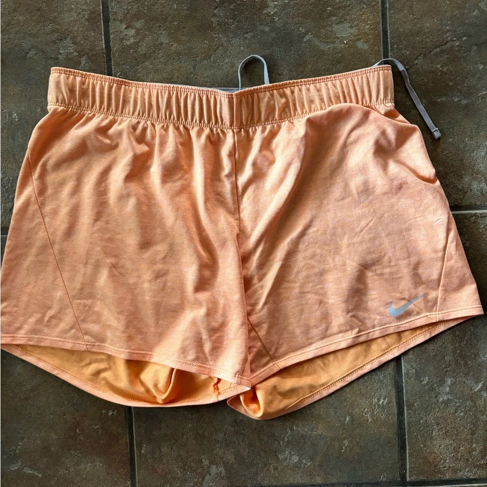 SPORTS CLOTHES - Picture 4 of 9